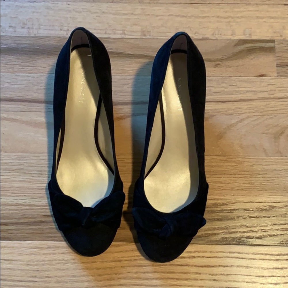 Black suede wedges with bows